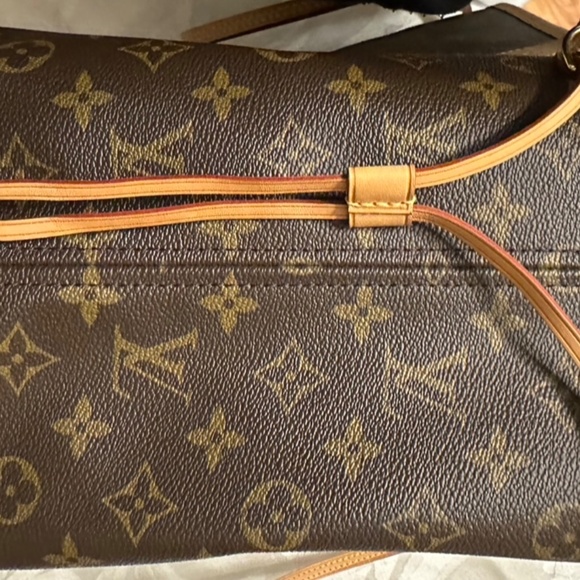 Louis Vuitton Neverfull MM - Picture 2 of 6
